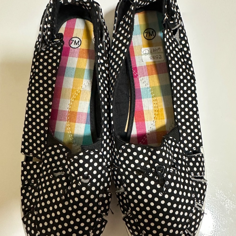 No Brand Women's Black White Polka Dot Adorable Slip Ons Buckle NWOT Size 7